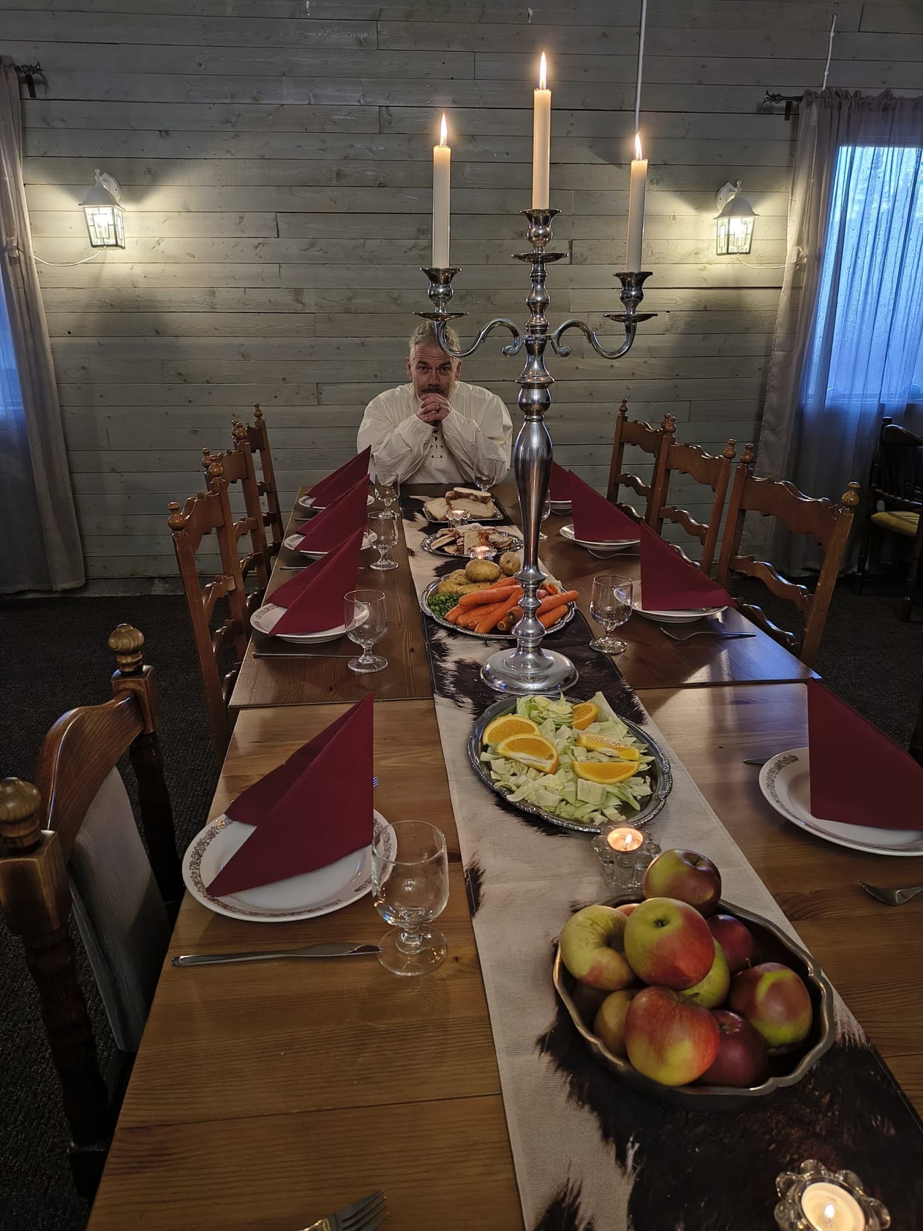 Dinner & Show – Olipa kerran kokki ja velho | Turku