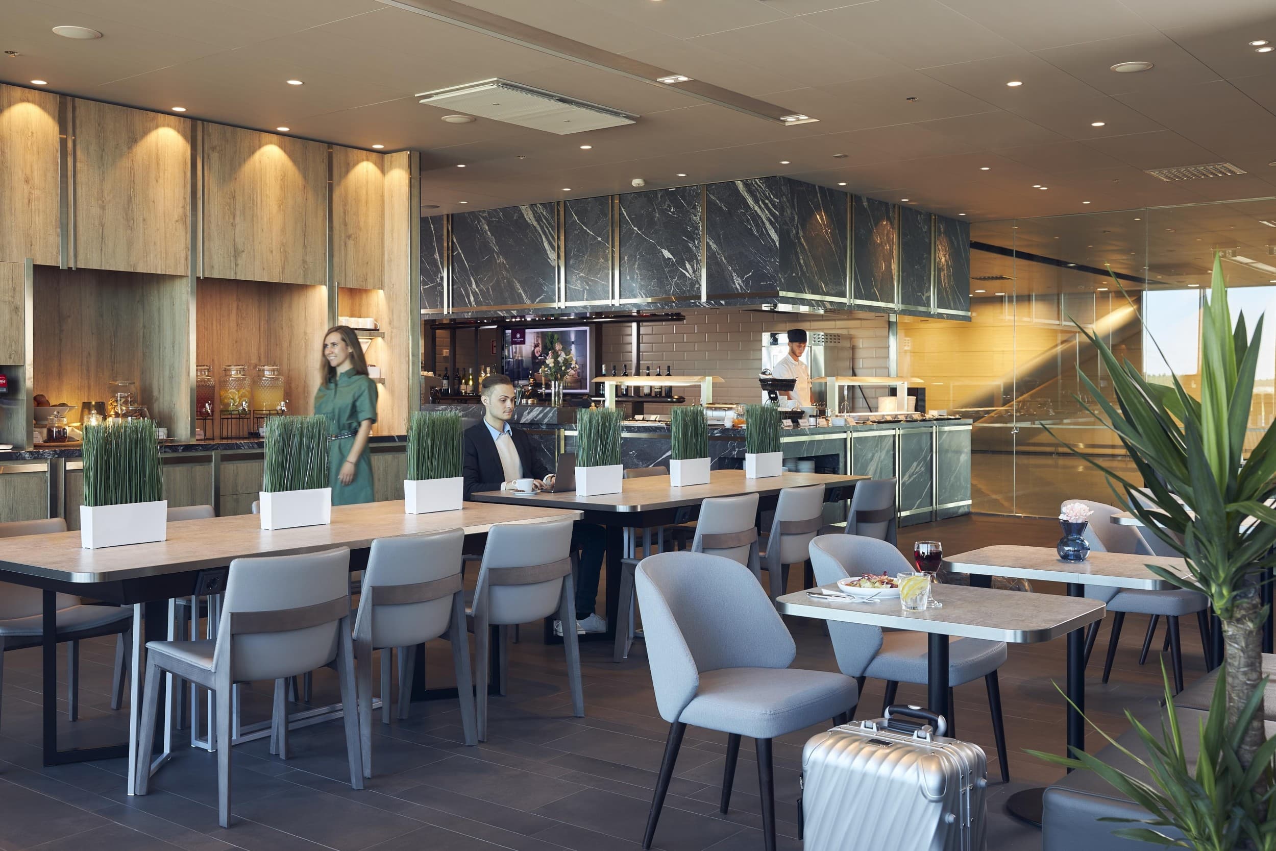 Plaza Premium Lounge pääsy yhdelle | Lentoasema | Elamyslahjat
