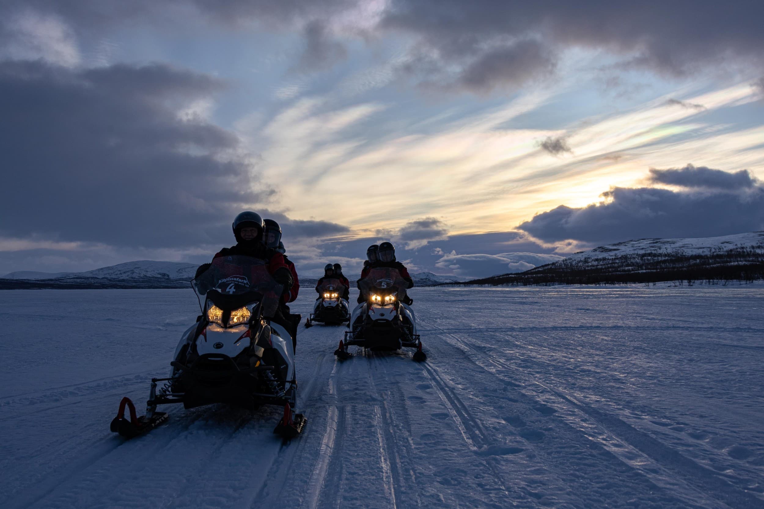 Kolmen valtakunnan rajapyykki 2hlö | Kilpisjärvi | Elamyslahjat