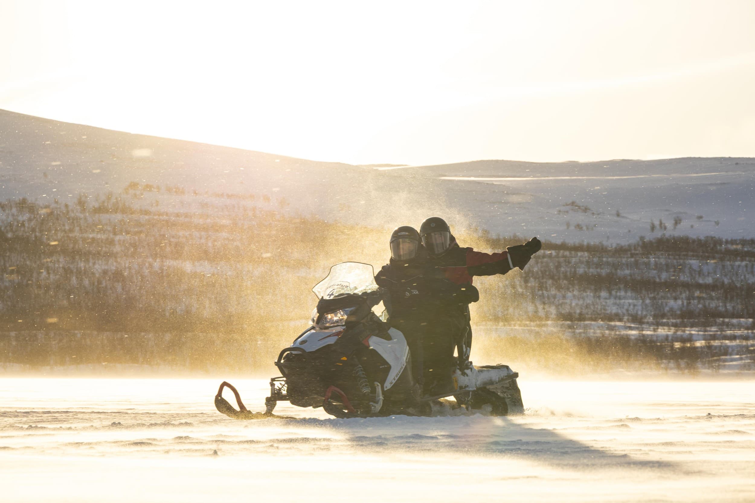 Kilpisjärven kierros moottorikelkalla | Kilpisjärvi | Elamyslahjat