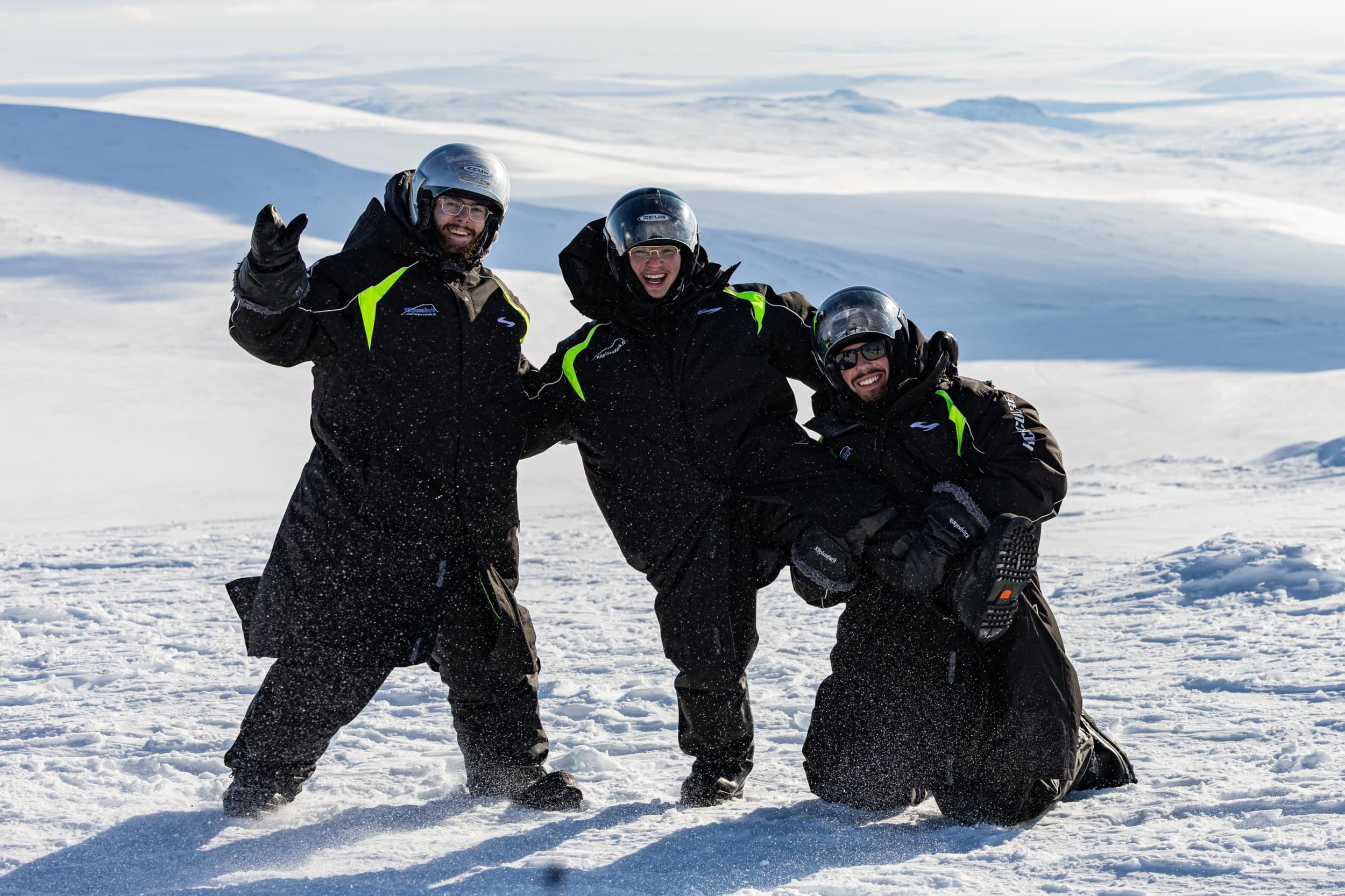 Haltitunturin huiputus moottorikelkoilla | Kilpisjärvi | Elamyslahjat