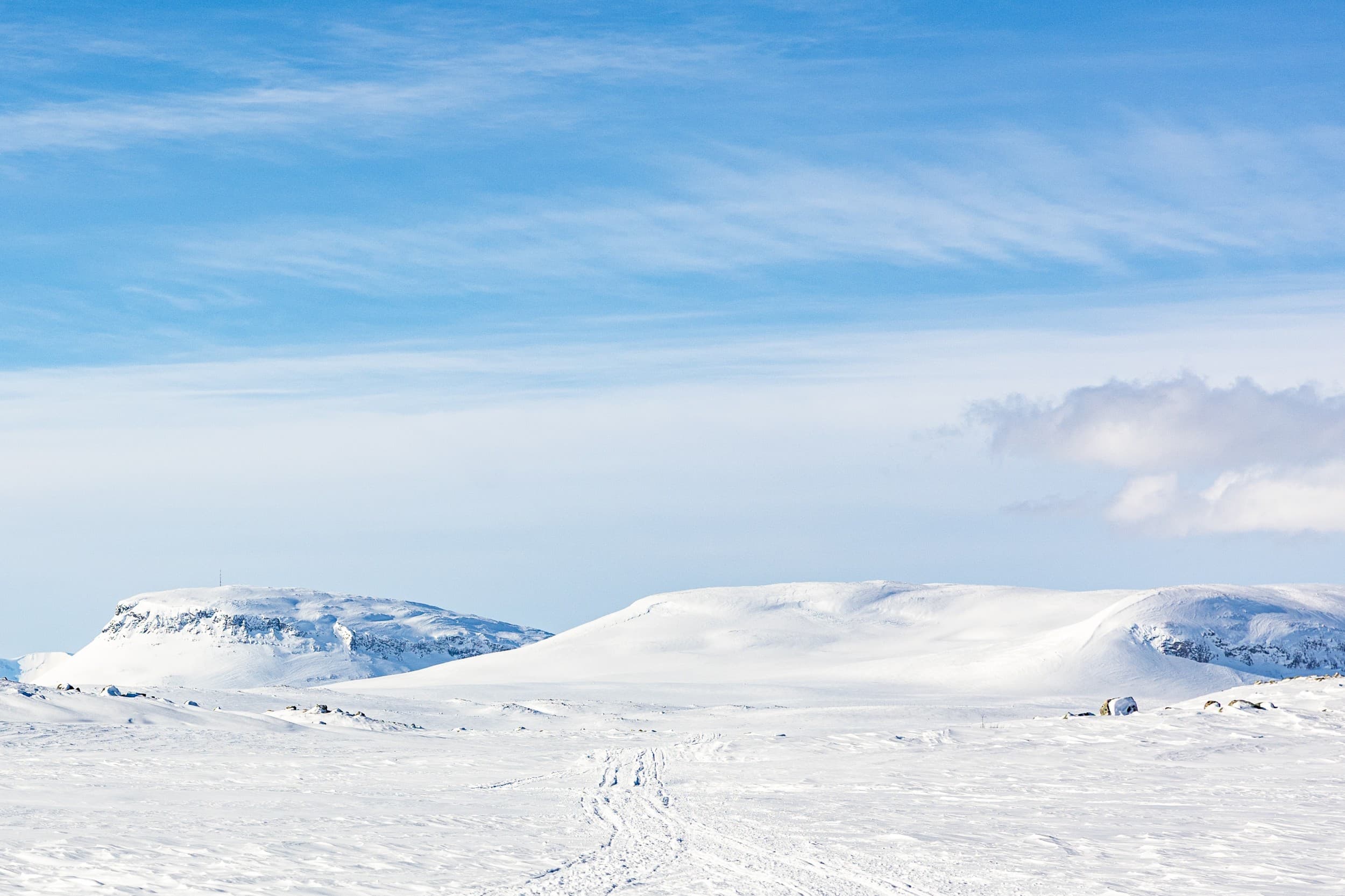 Haltitunturin huiputus moottorikelkoilla | Kilpisjärvi | Elamyslahjat