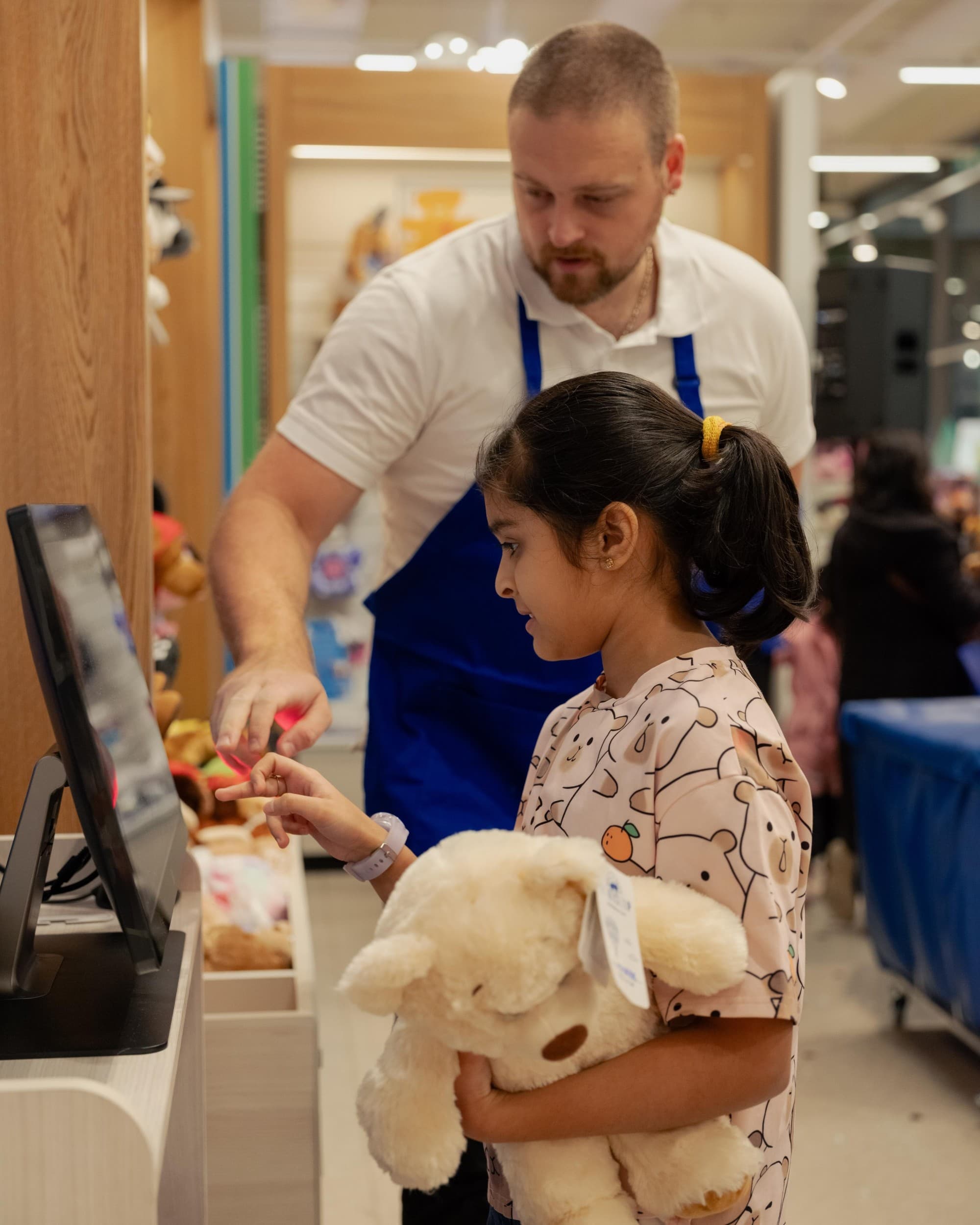 Luo oma Build-A-Bear-pehmolelu – 50€ lahjakortti | Helsinki | Espoo