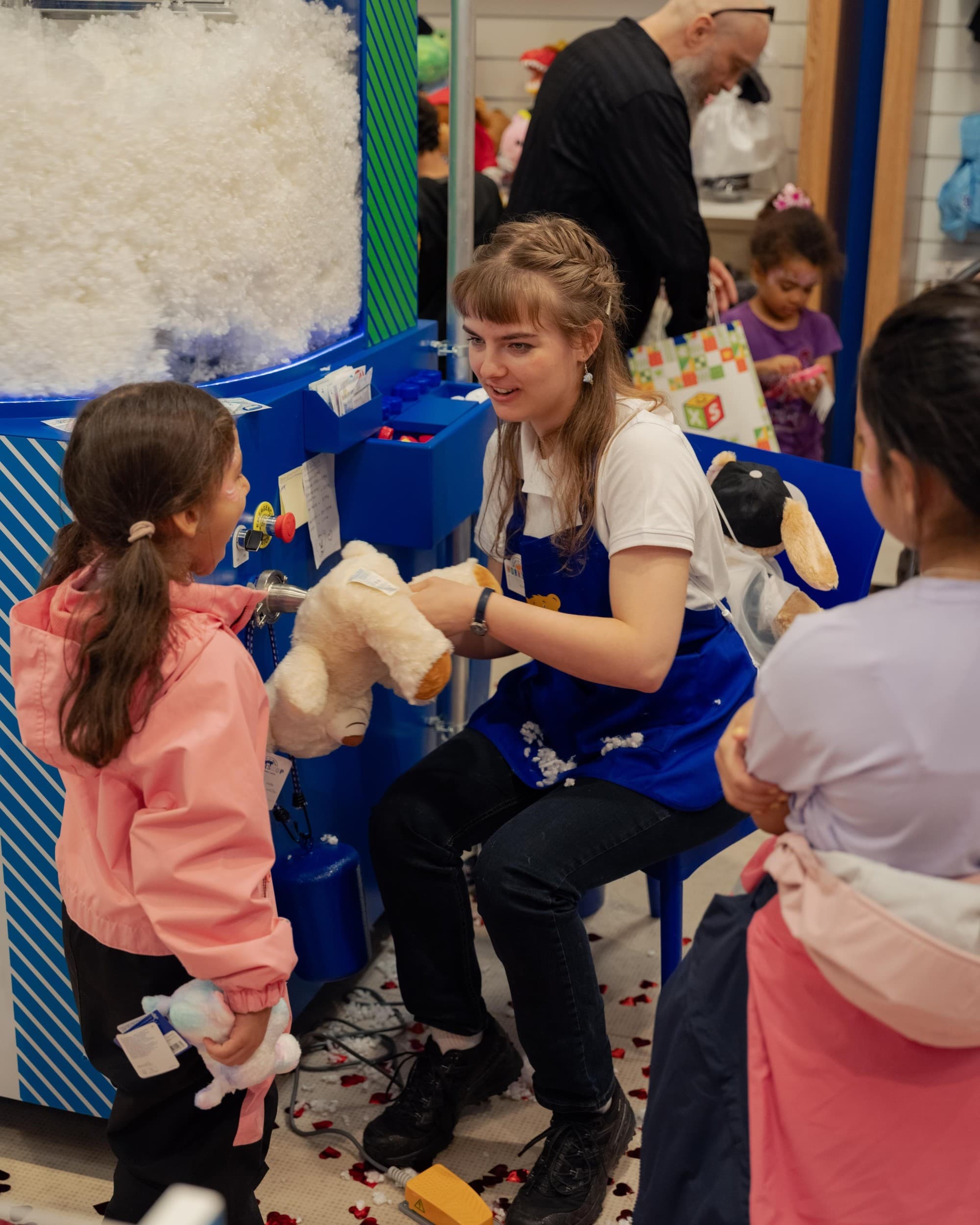 Luo oma Build-A-Bear-pehmolelu – 50€ lahjakortti | Helsinki | Espoo