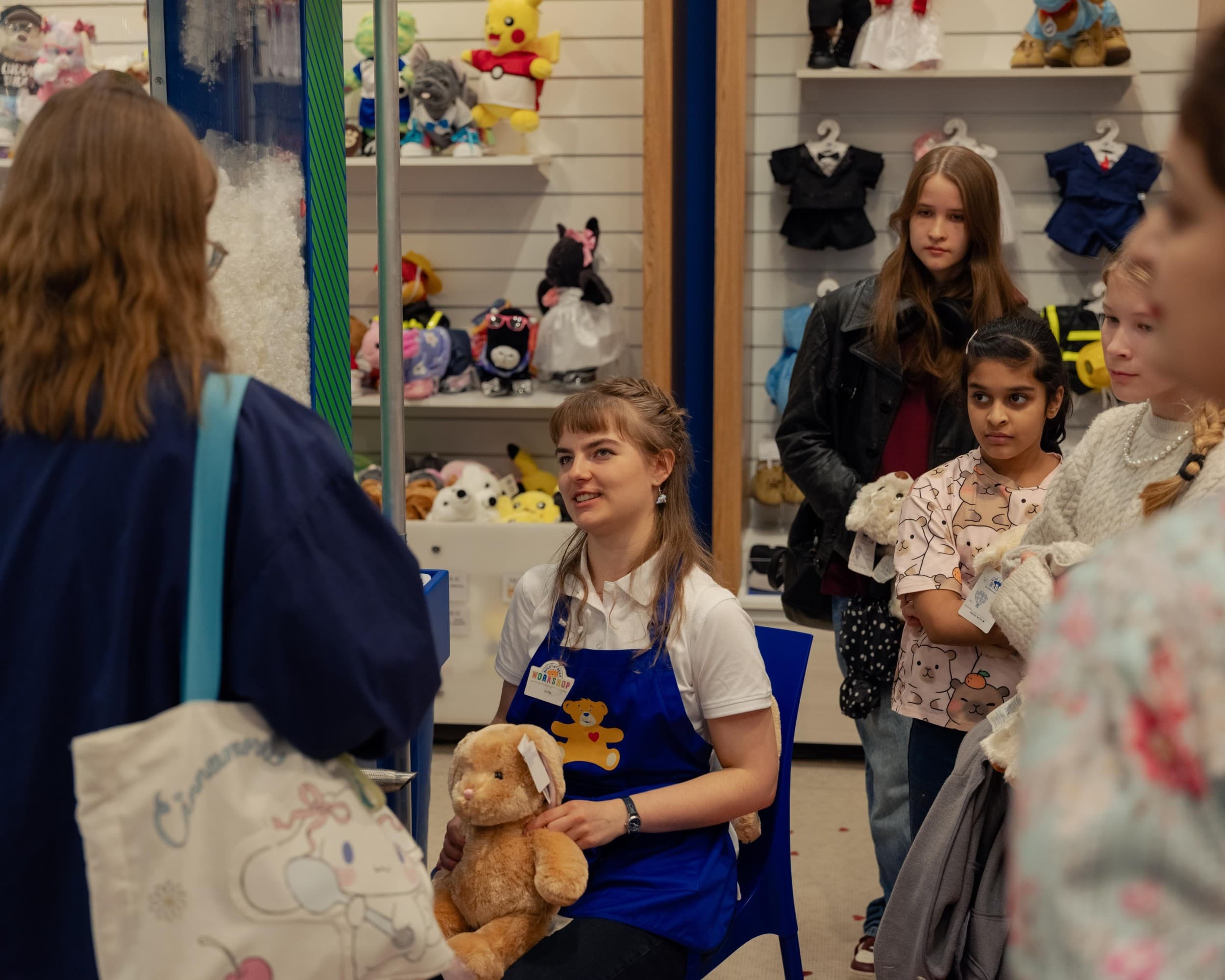 Luo oma Build-A-Bear-pehmolelu – 100€ lahjakortti | Helsinki | Espoo