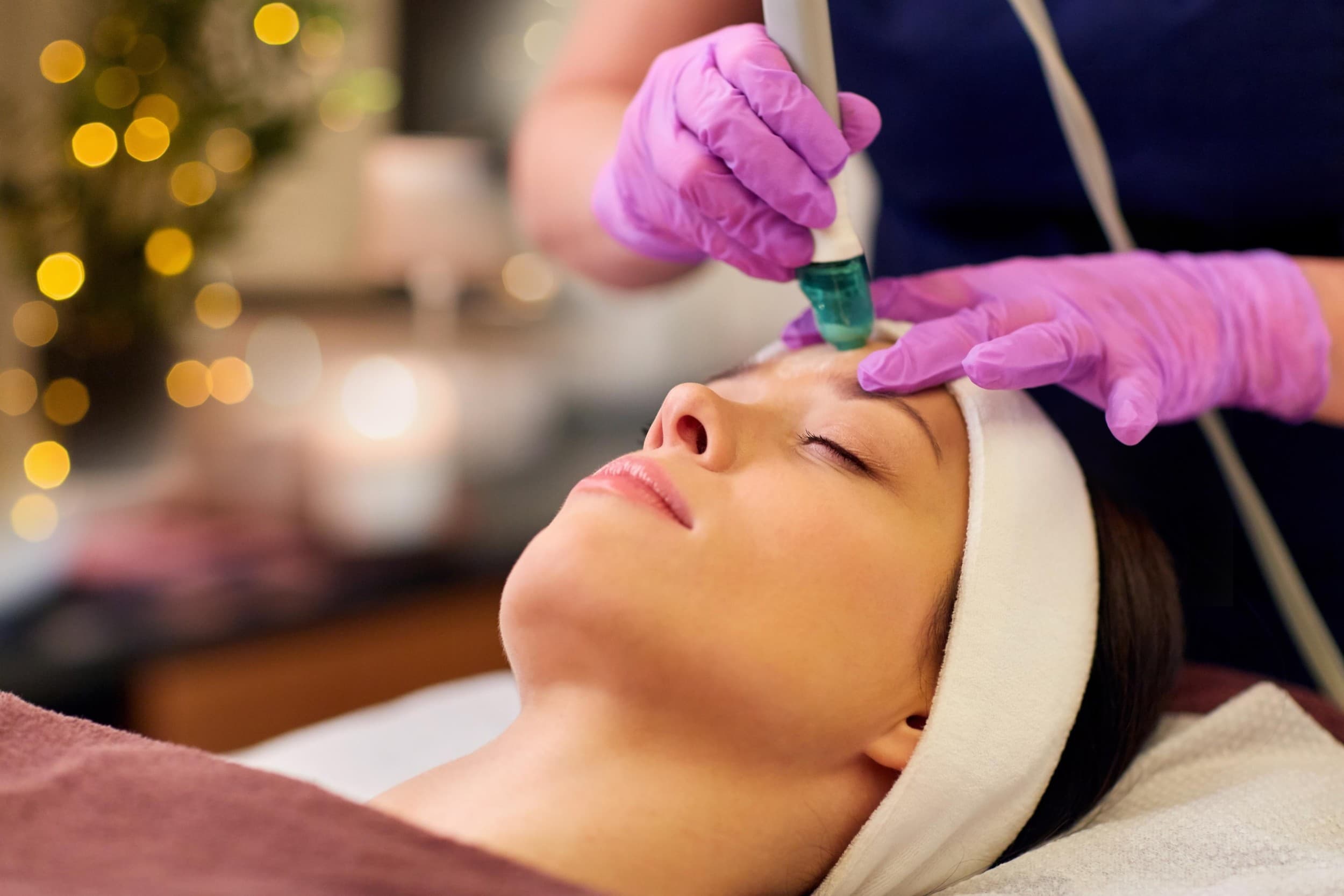 HydraFacial Signature Light -kasvohoito | Helsinki