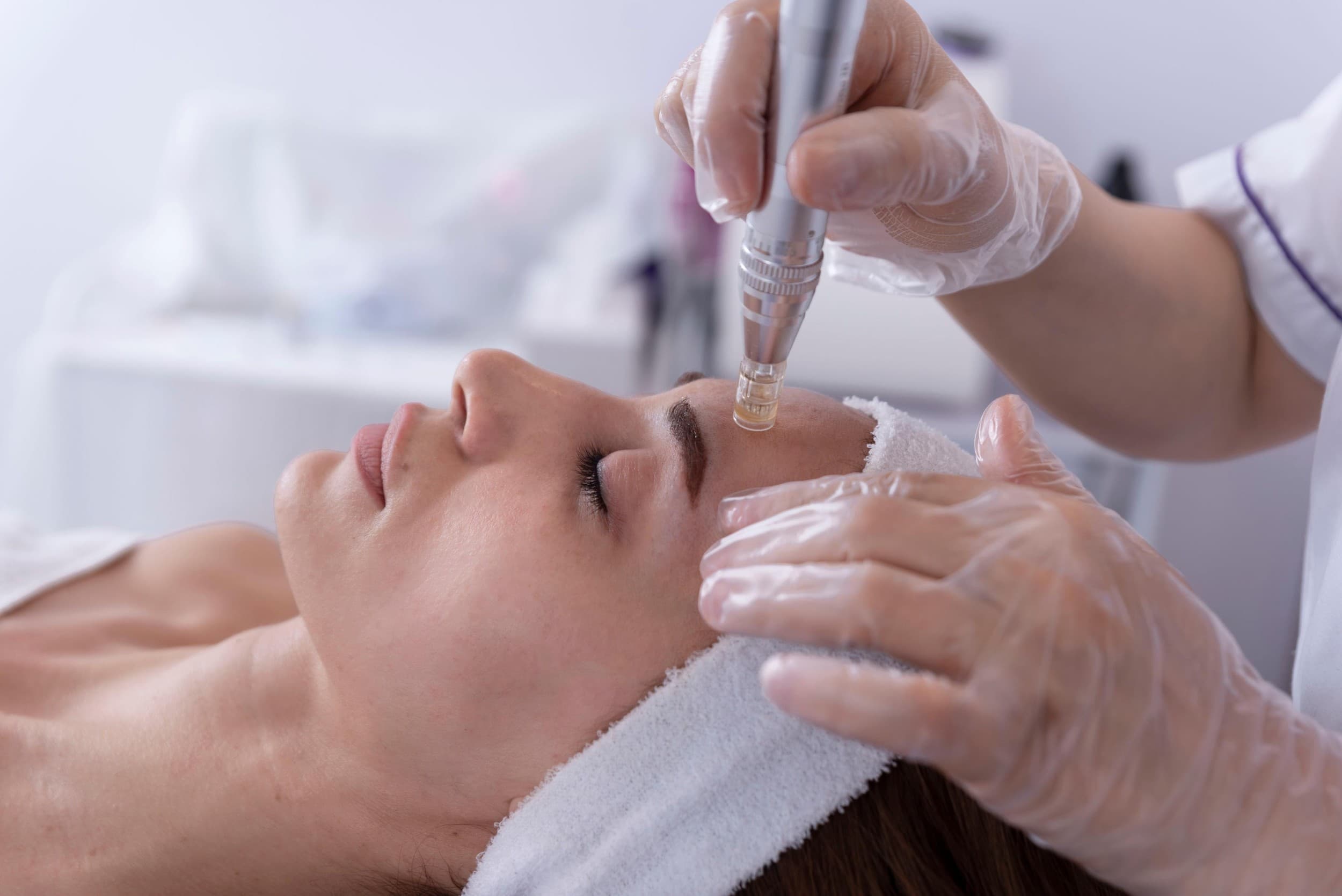 HydraFacial Signature Light -kasvohoito | Helsinki