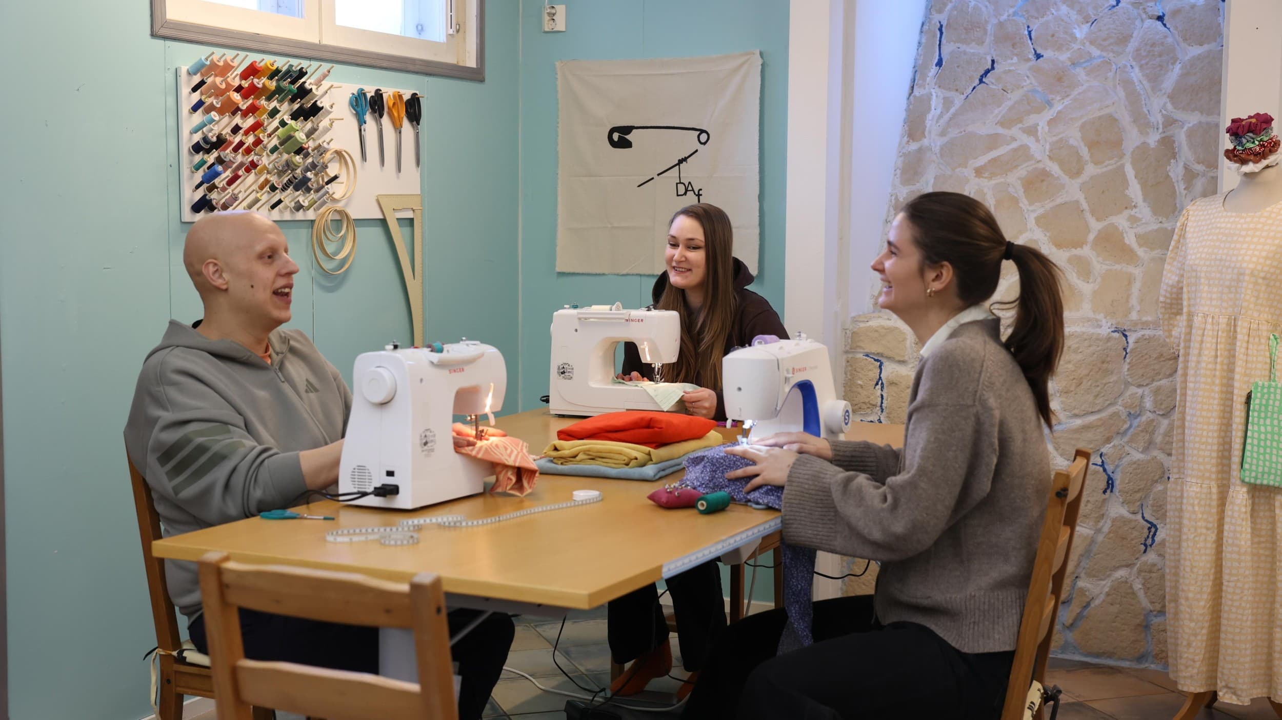 Lasten kudontakehys -työpaja (Aikuinen+Lapsi) | Helsinki | Elamyslahjat