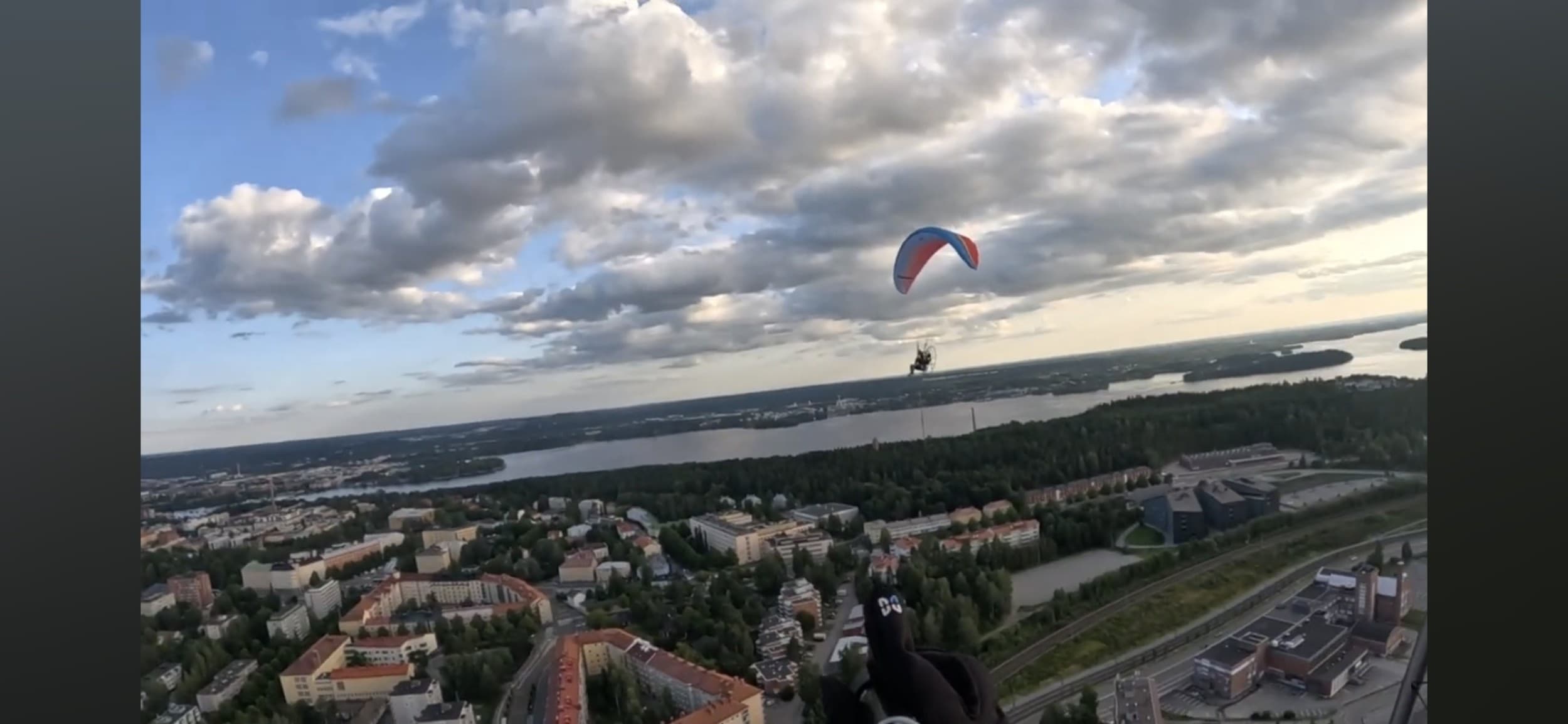 Moottoroidun varjoliidon tutustumiskurssi kahdelle | Tampere | Elamyslahjat