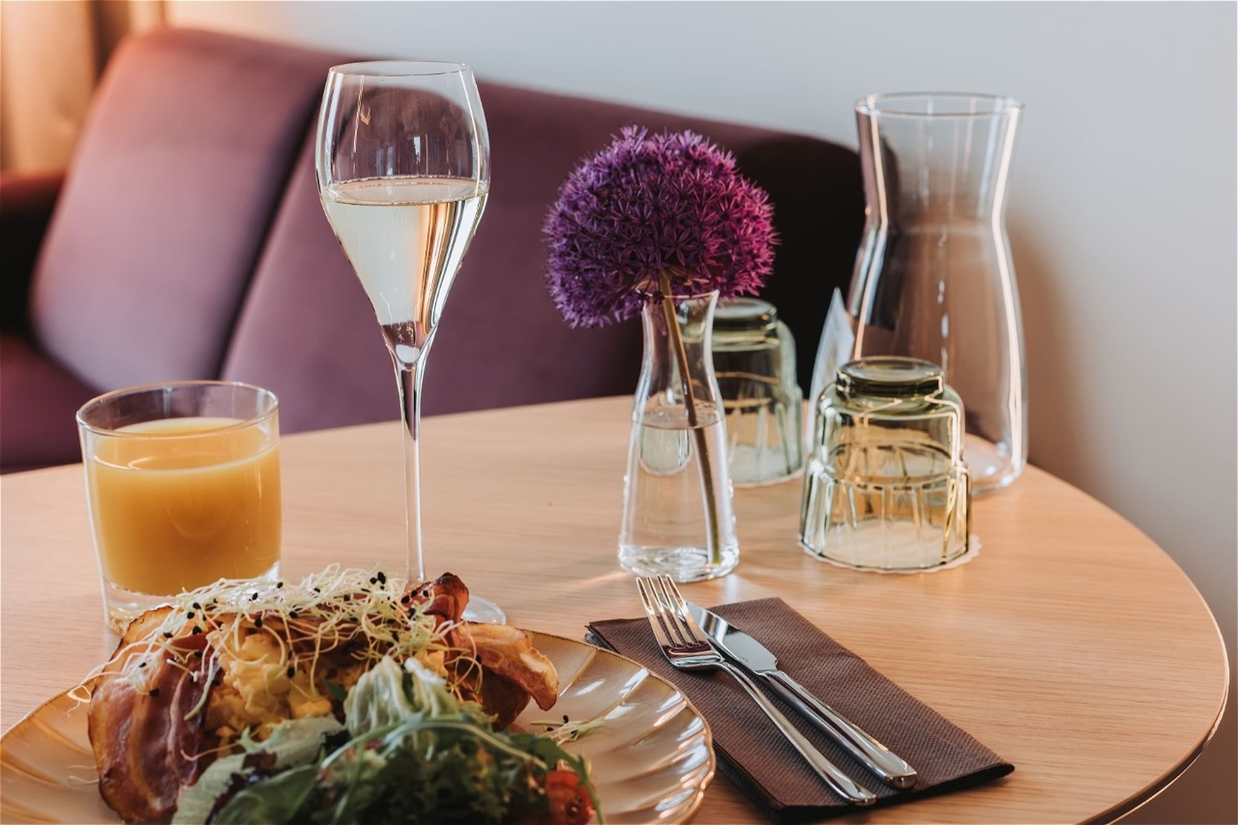 Romanttinen pako + illallinen kahdelle Novotel Hotellissa Tallinnassa | Elamyslahjat