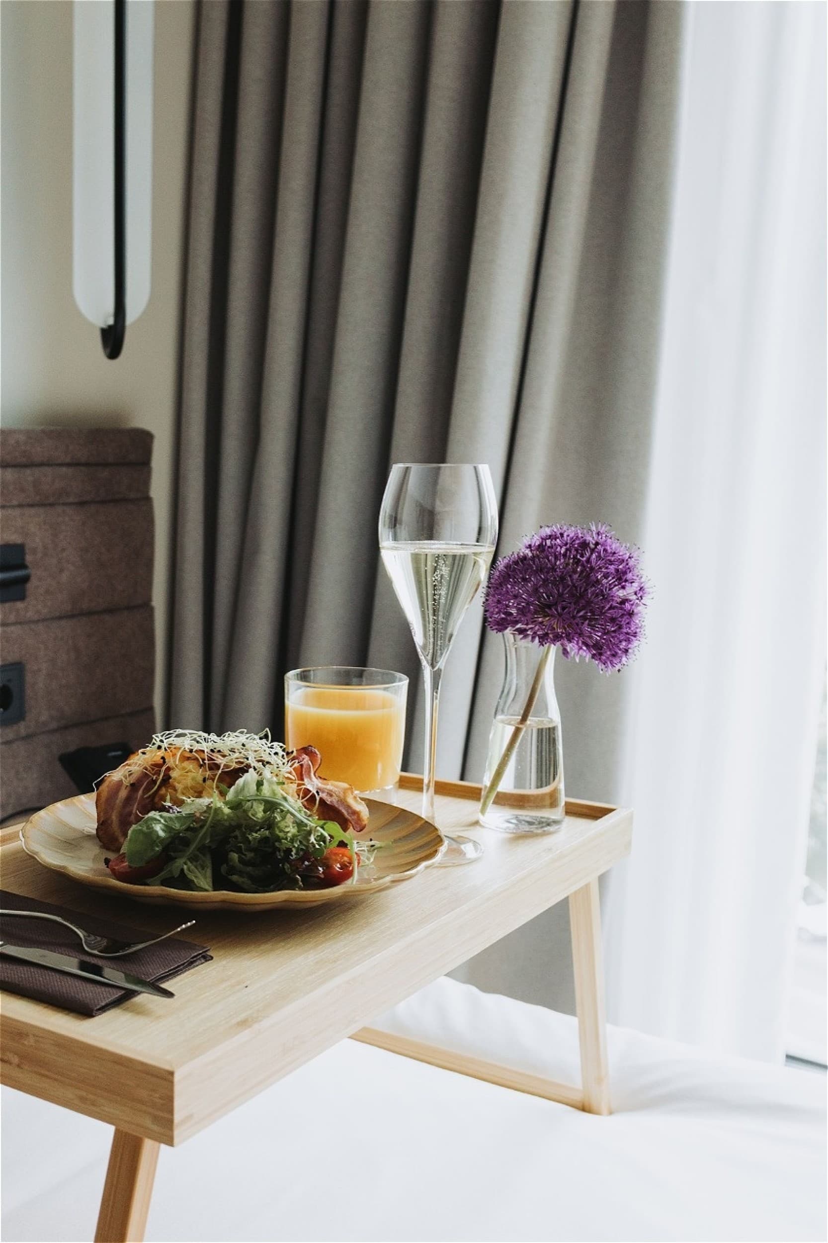Romanttinen pako + illallinen kahdelle Novotel Hotellissa Tallinnassa | Elamyslahjat