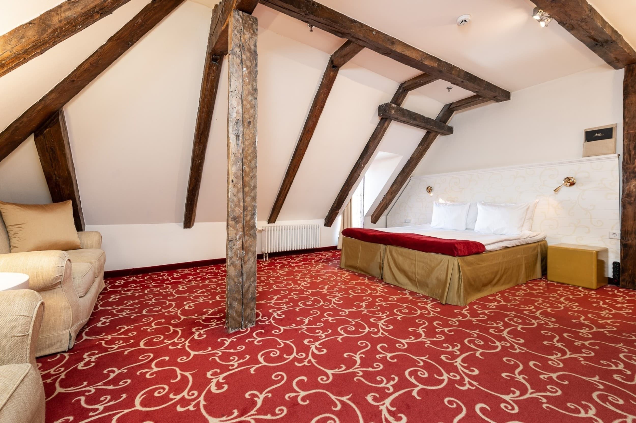 Majoitus kahdelle Meriton Old Town Garden Hotellin Deluxe-huoneessa (1 yö) | Viro