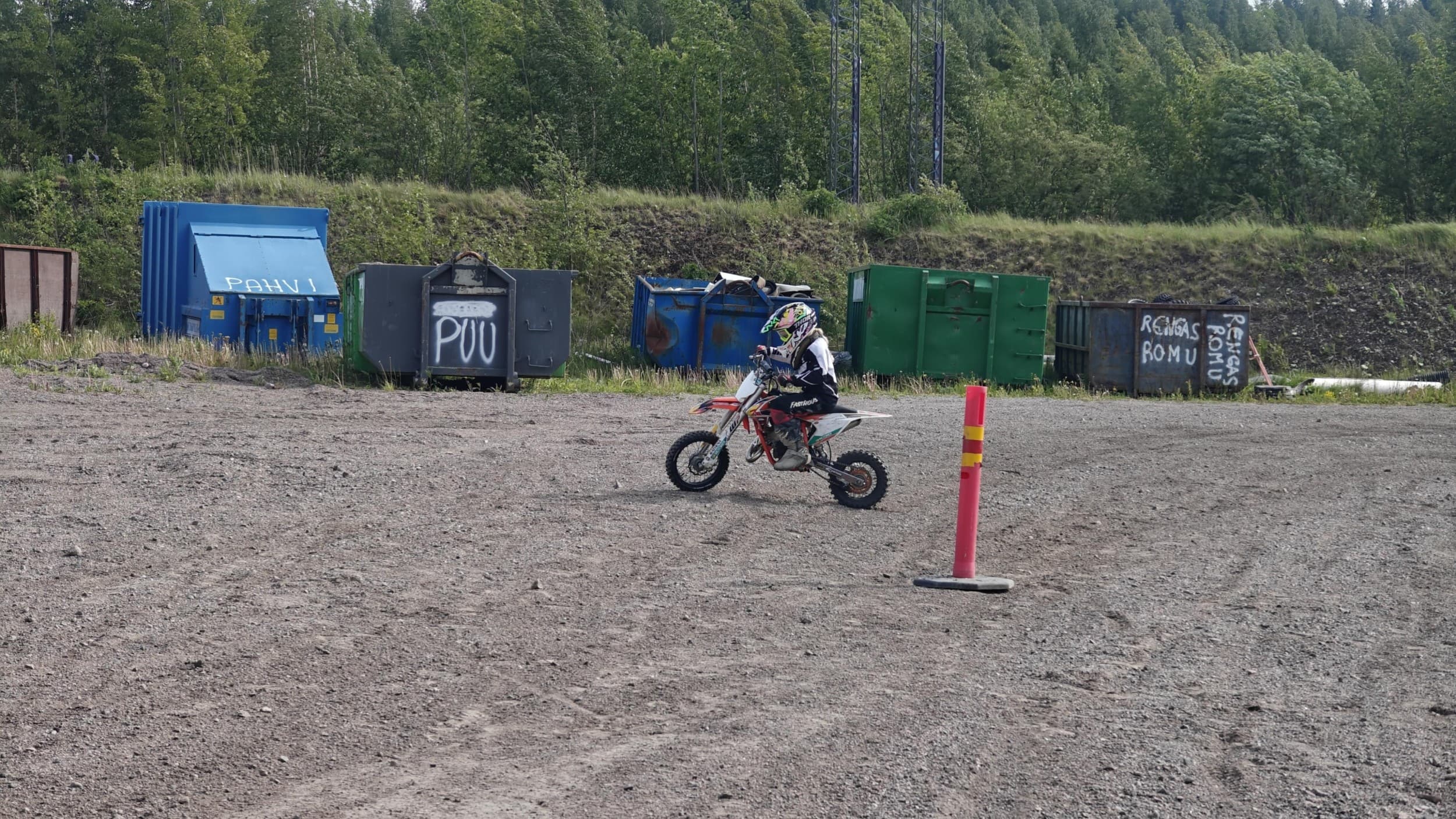 Lasten motocross ajoelämys | Vantaa | Elamyslahjat