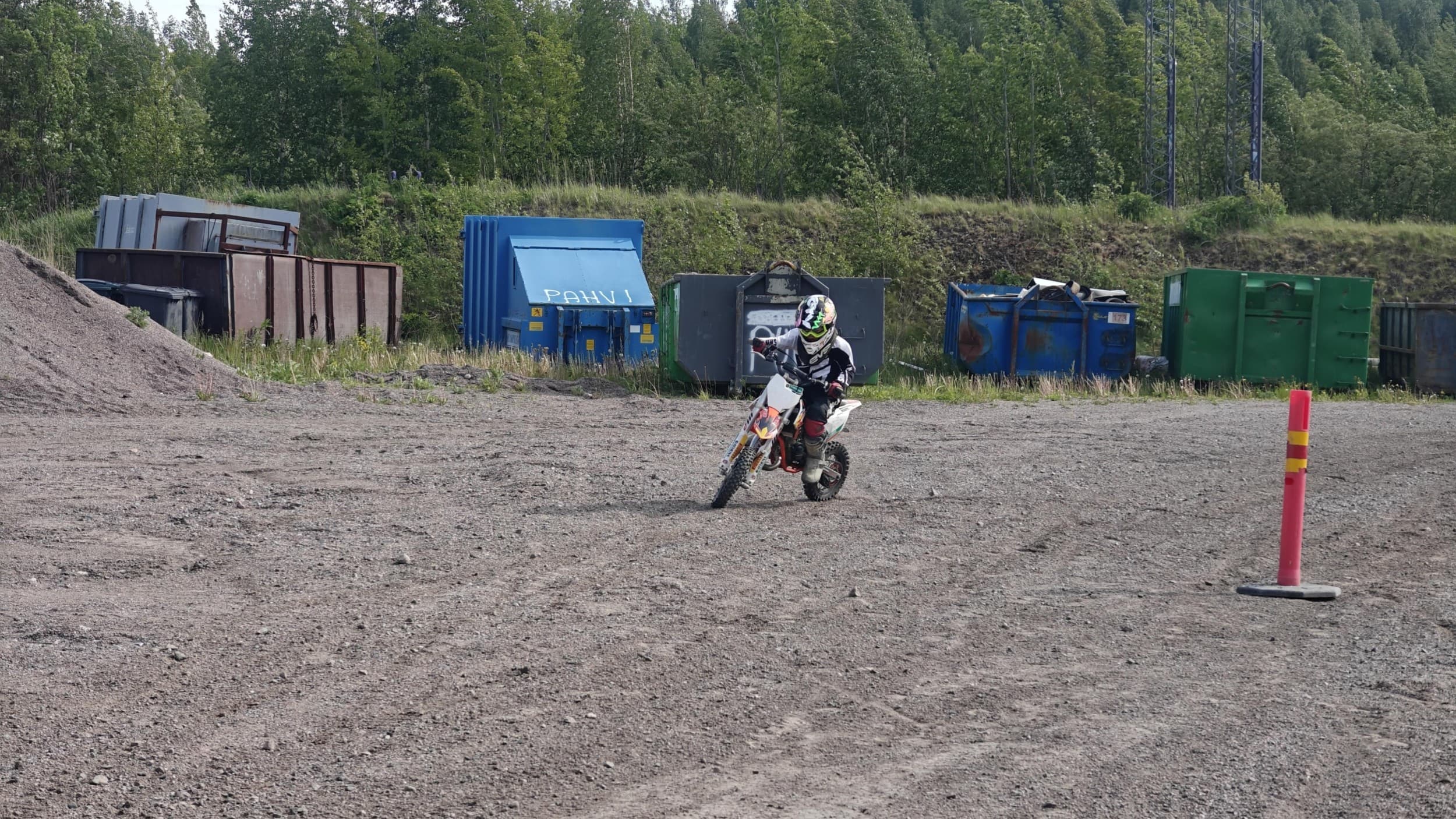 Lasten motocross ajoelämys | Vantaa | Elamyslahjat