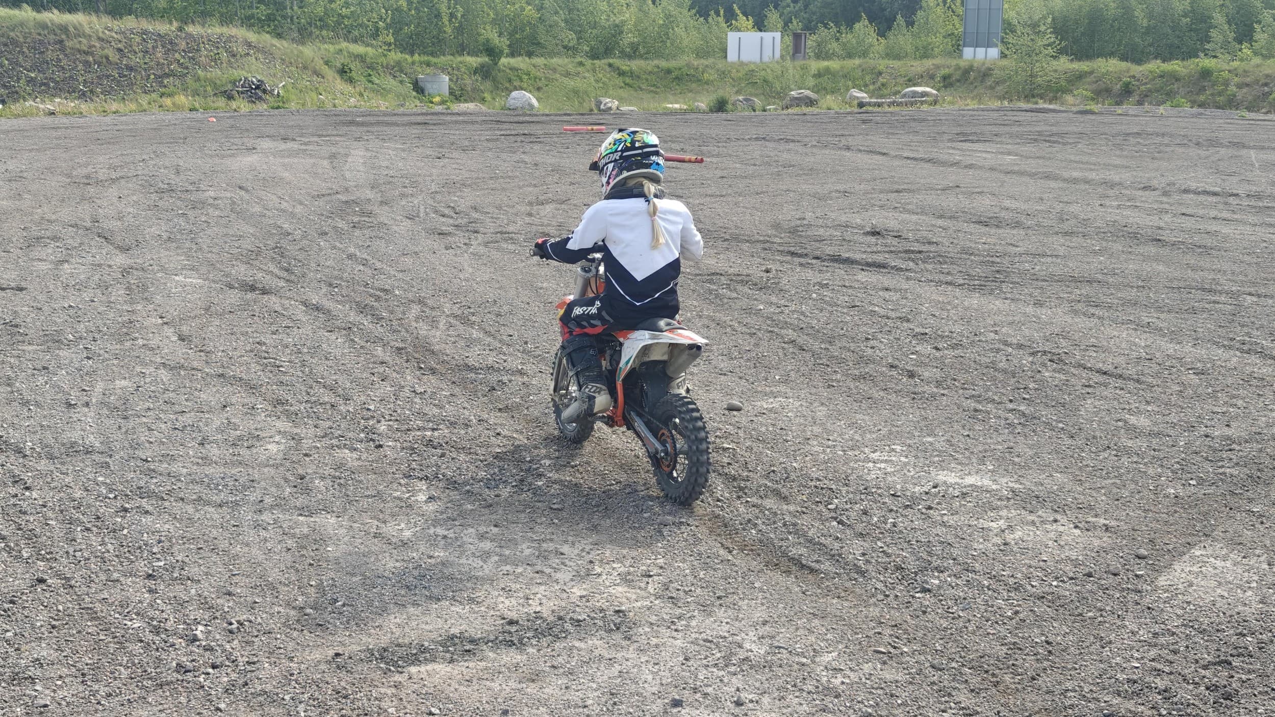 Lasten motocross ajoelämys | Vantaa | Elamyslahjat