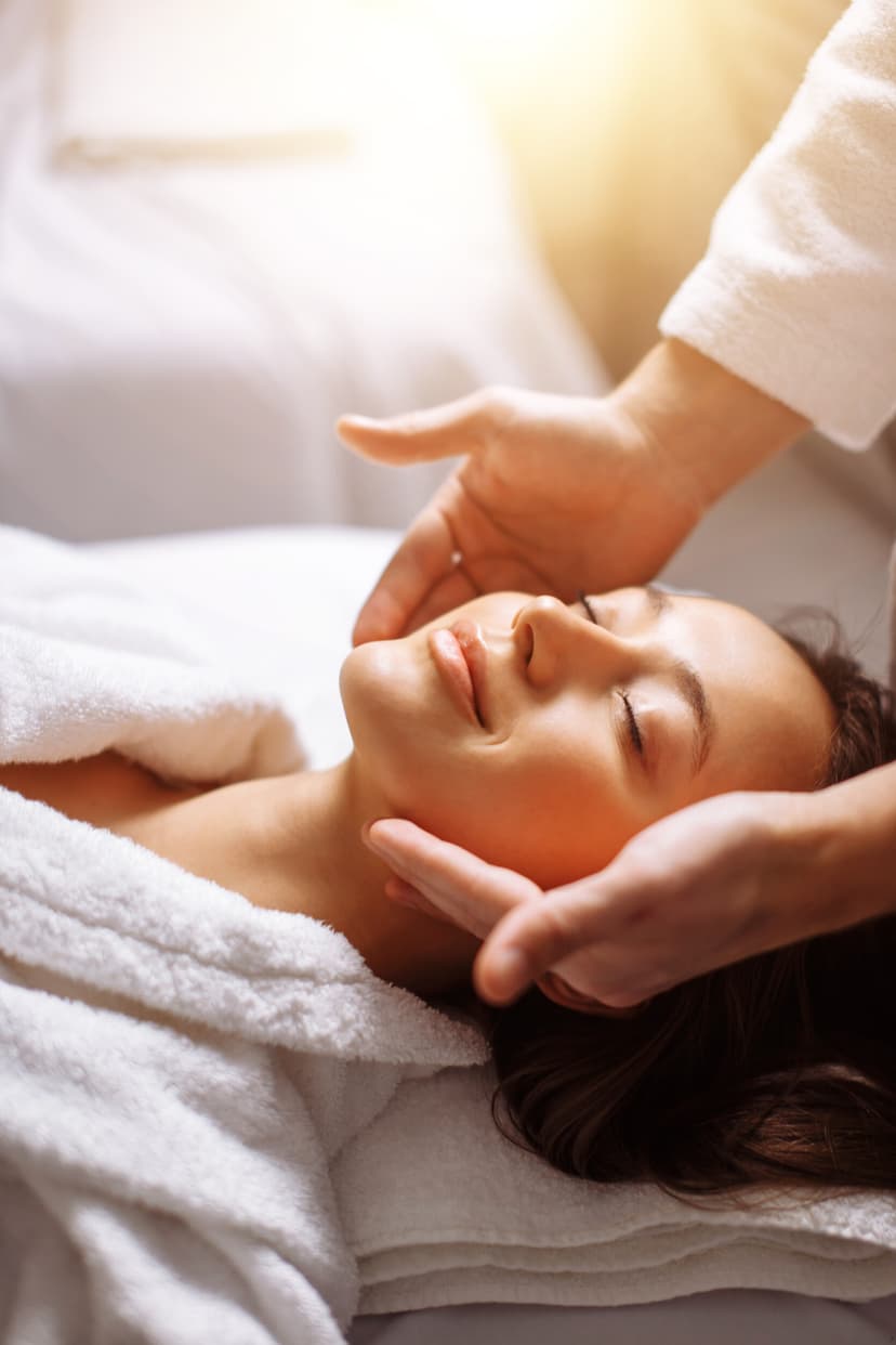 Hemmotteleva kasvohoito | Helsinki