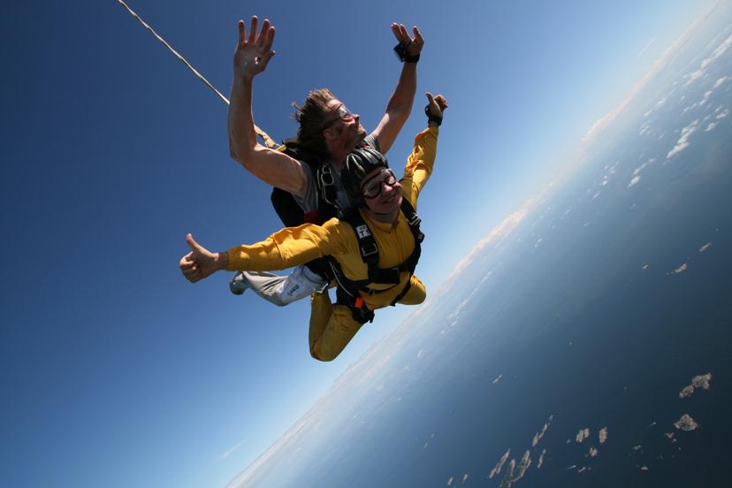 Tandemlaskuvarjohyppy ja kuvaus | Utti