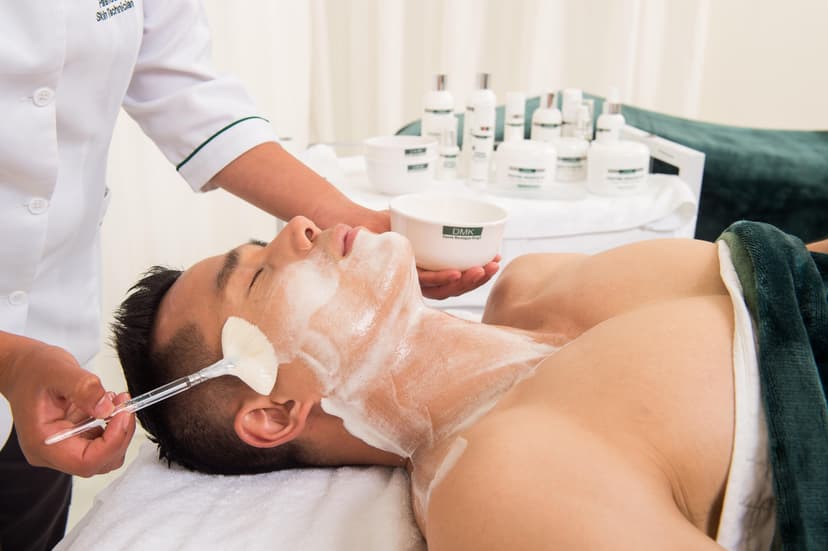 DMK Skin Revision™ -entsyymikasvohoito miehelle | Helsinki