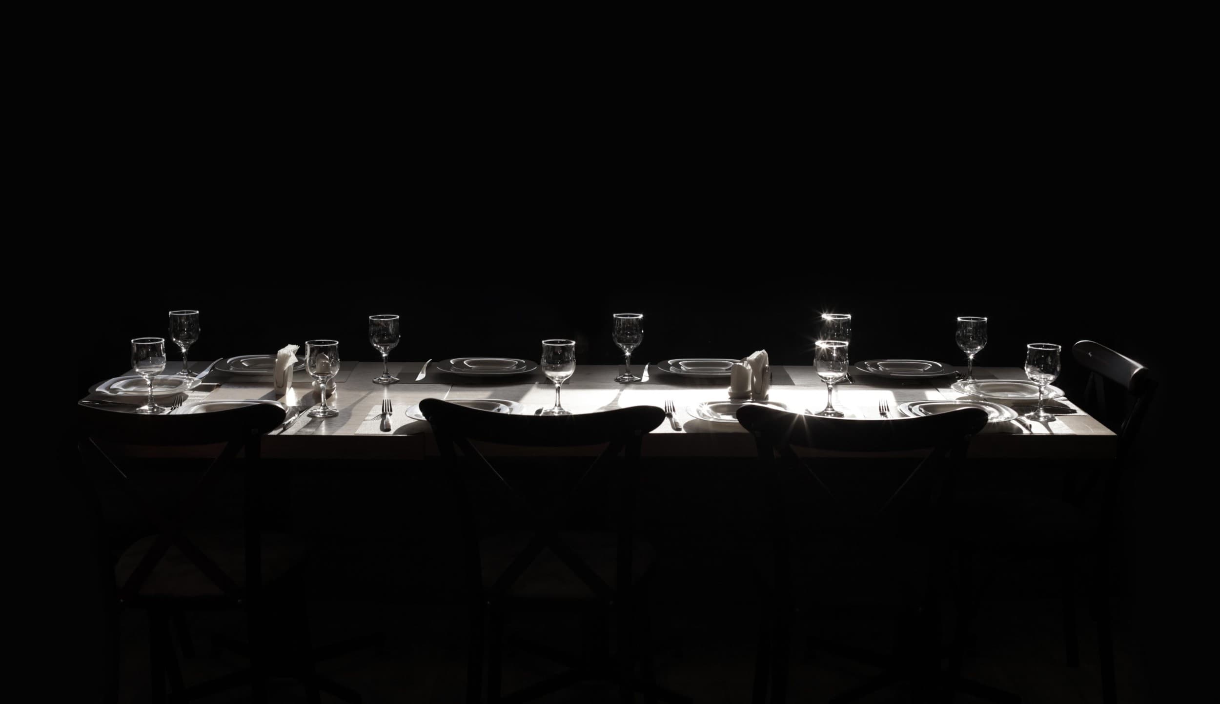 Dine in the Dark - Illallinen pimeässä neljälle | Tampere | Elamyslahjat