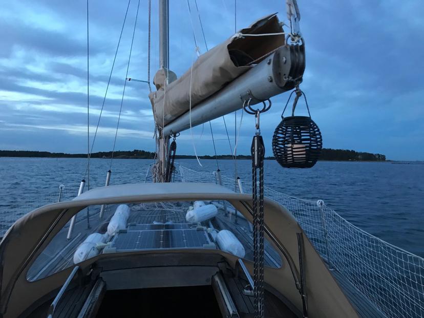 Iltapurjehdus Helsingin edustalla kahdelle | Helsinki