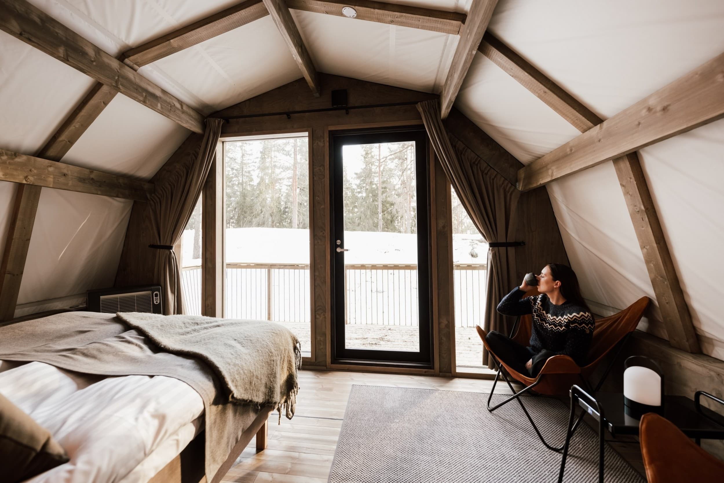 Kahden yön Glamping-luksustelttaelämys Nuuksion kansallispuistossa (2 hlö) | Espoo | Elamyslahjat