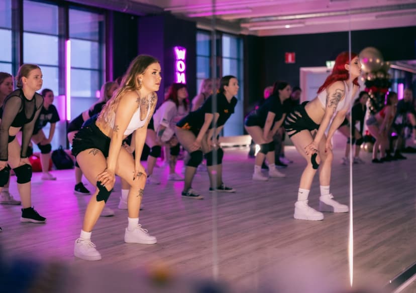 Tanssillinen elämystunti ystäväporukalle (21-30hlö) | Helsinki | Tampere
