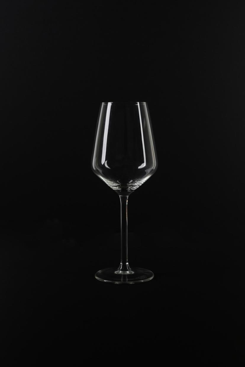 VIP Dine in the Dark - Illallinen pimeässä kahdelle viinipaketilla | Helsinki