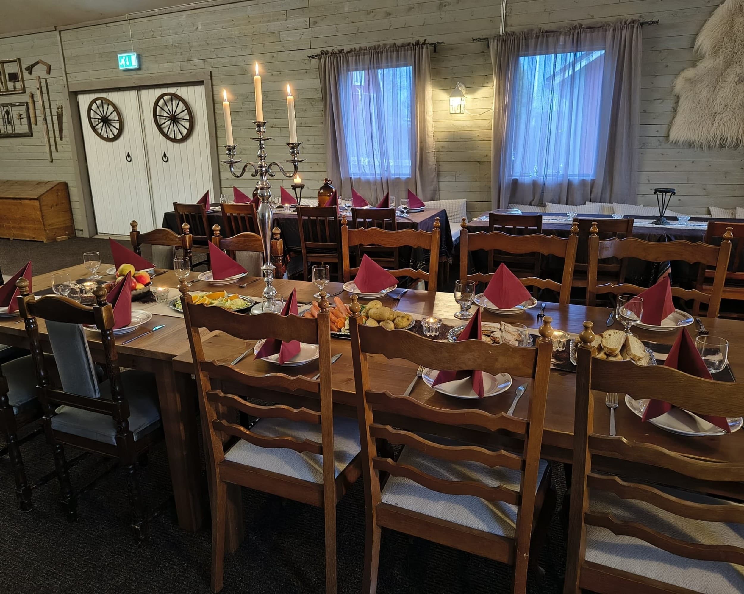Dinner & Show – Olipa kerran kokki ja velho | Turku