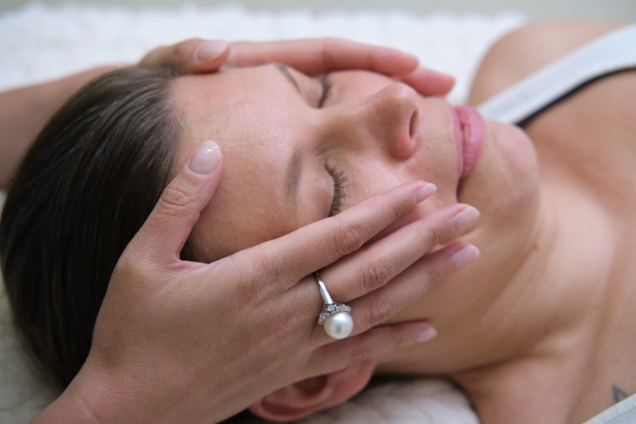 Access Facelift® – Rentouttava kasvojen ja kehon energiahoito | Tampere