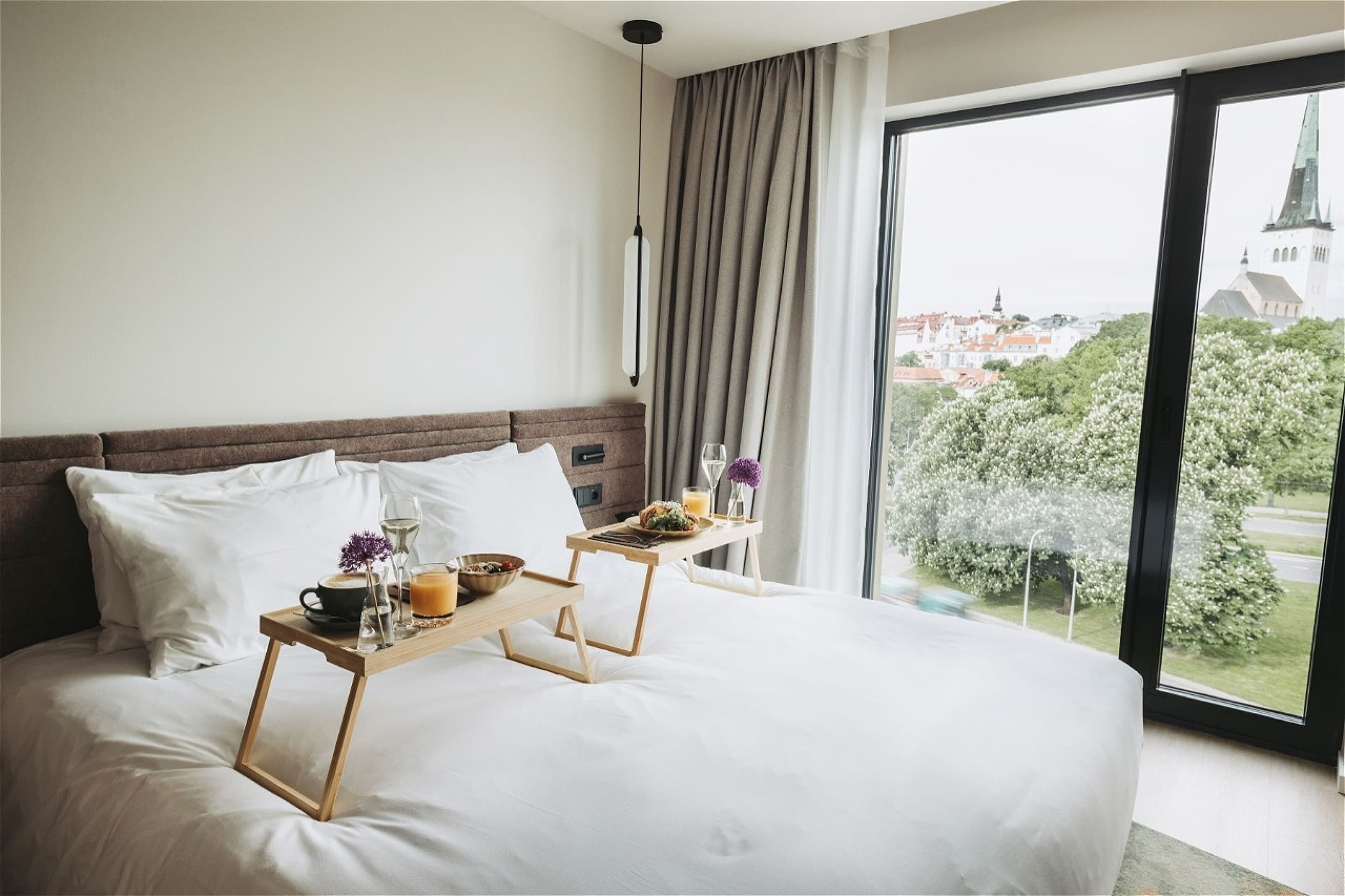 Romanttinen pako + illallinen kahdelle Novotel Hotellissa Tallinnassa | Elamyslahjat