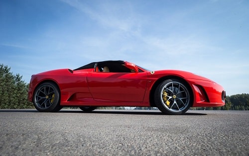 ajoelämys Ferrarilla
